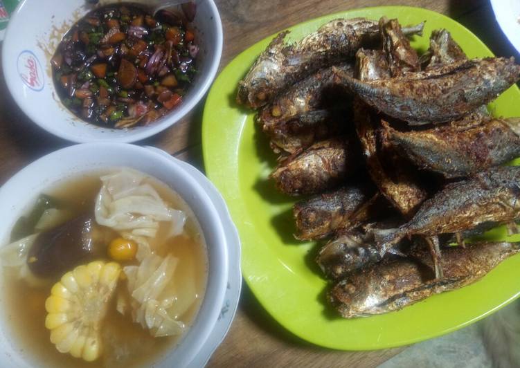 Ikan goreng sambal kecap