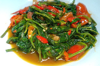 Resep Tumis kangkung saus tiram (ala ala resto ✨), Lezat Sekali