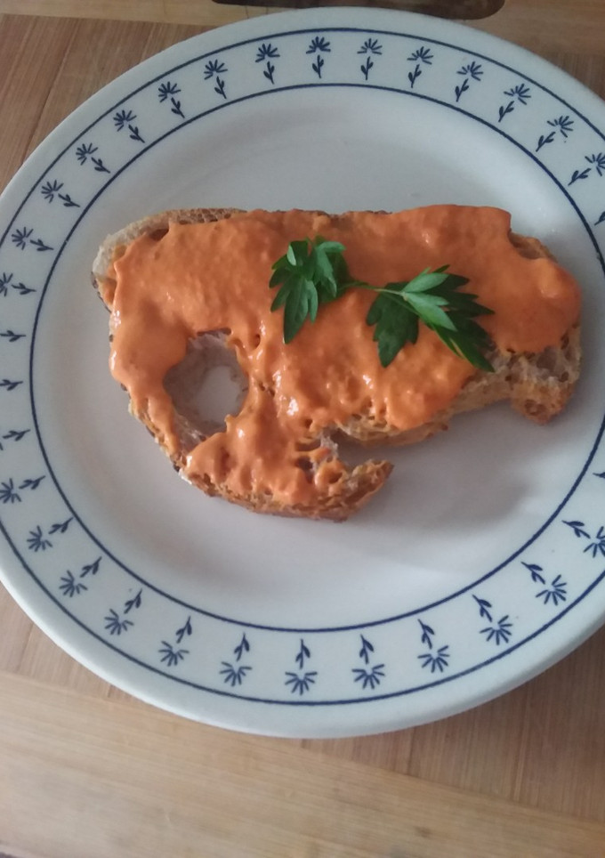 Una foto de Hummus de pimientos🌶️