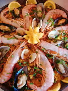 Una foto de Paella de mariscos