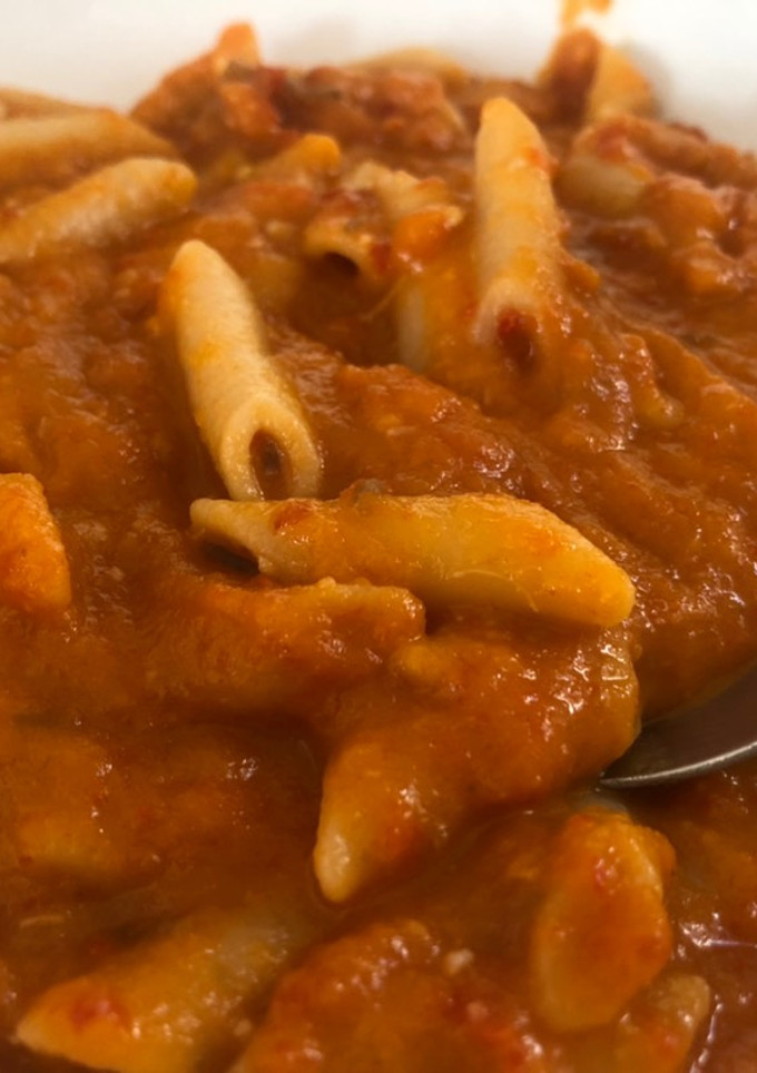 Una foto de Macarrones con salsita en Mambo