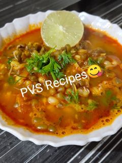 झणझणीत मुगाची उसळ (moongachi usal recipe in marathi) रेसिपी चे मुख्य फोटो