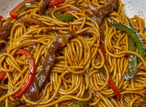 Hình của món Mì xào thịt bò đậm vị ăn là ghiền.