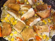 Una foto de arroz primavera con pollo
