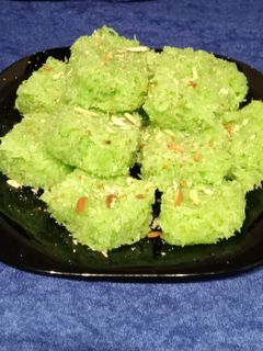 A picture of Coconut Burfi.