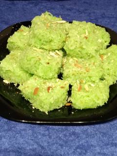 A picture of Coconut Burfi.