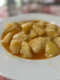 Merluza en salsa con papas