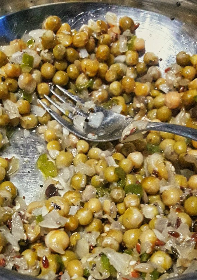 Una foto de Ensalada rápida de arvejas y cebolla