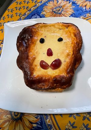 Une photo de Flan bonhomme au fromage blanc, groseilles rouges et citron