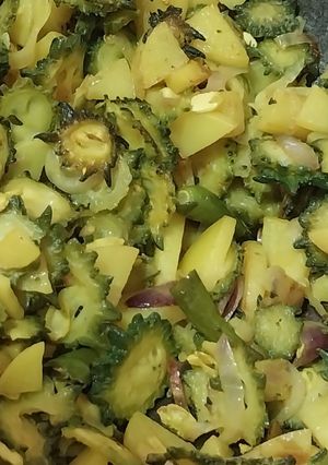 করলা আলু ভাজি রেসিপি রেসিপির প্রধান ছবি