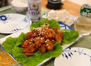 Gambar Korean yangnyeom chicken made with homemade sauce - 양념치킨🇰🇷