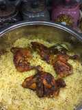 رز بنكهة عربية ودجاج محمر بالفرن