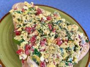 A picture of onion pepper scrambled eggs