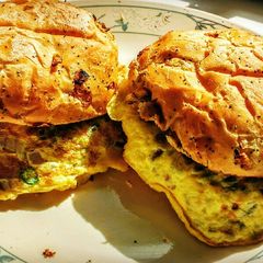 Egg Vada Pav A picture of Egg Vada Pav.