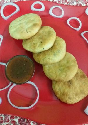 A picture of Baked panner kachori.