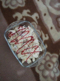 A picture of Creamy nuts fruit chat.