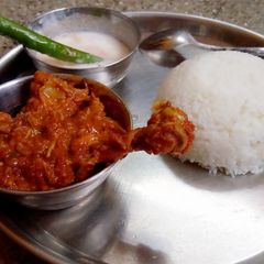 A picture of Chicken gravy.
