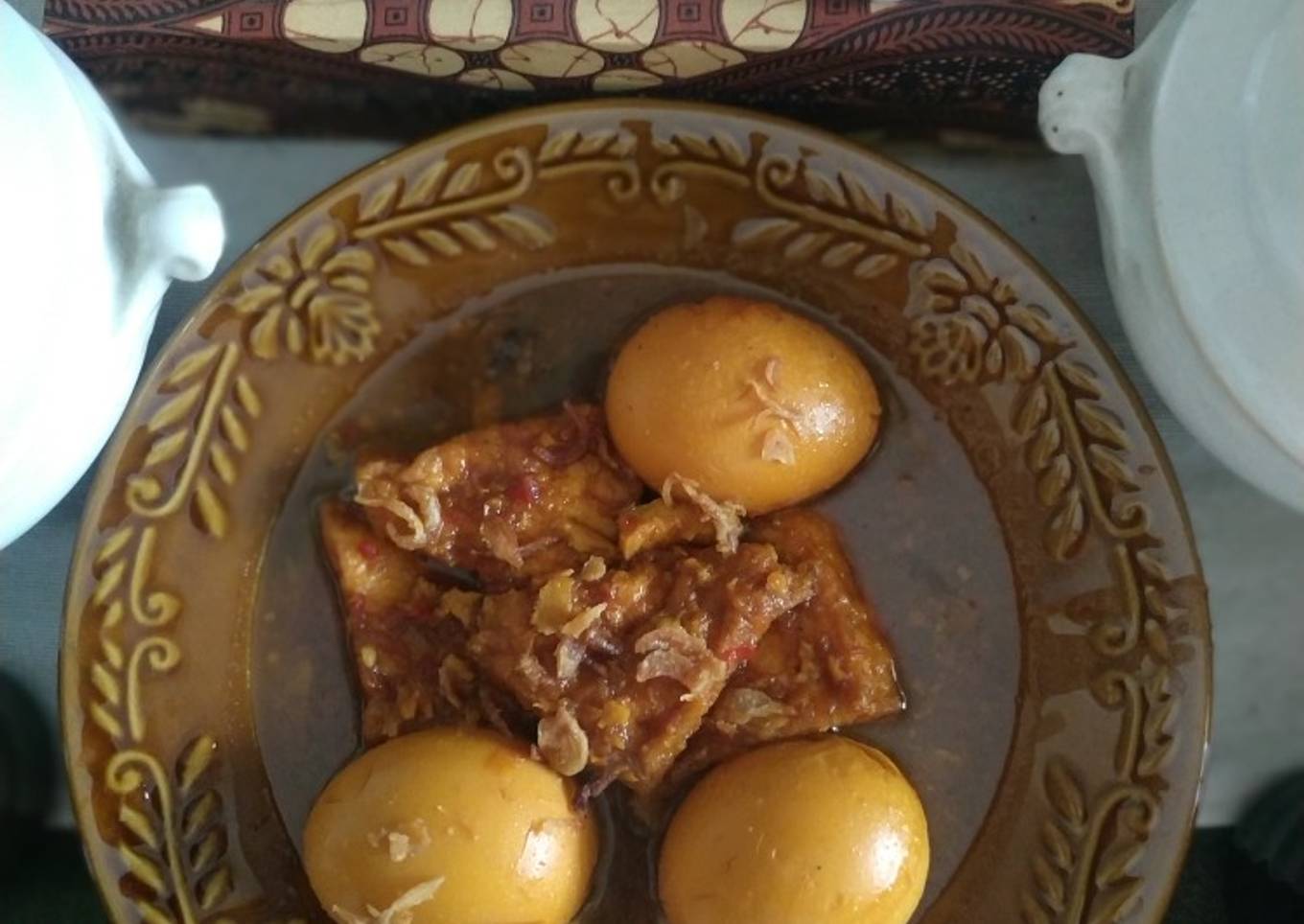 Semur telur, tahu betawi