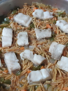 Foto principal de Cazuela de fideos con pescado (corvina)