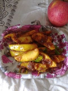 સફરજન નો સંભારો (Apple Sambharo Recipe In Gujarati) રેસીપી મુખ્ય ફોટો