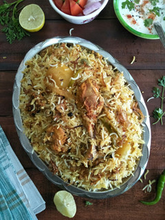 A picture of Hyderabadi Murg Dum Biryani (Kacchi Style).