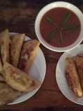Pastelitos y rollitos de chorizo argentino..🇸🇻
