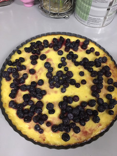 Una foto de Pie de queso con frutas