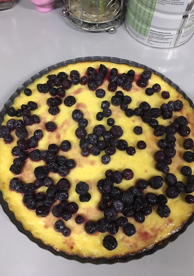 Una foto de Pie de queso con frutas