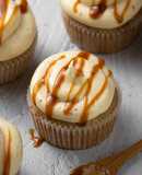 Cupcake Chuối & Phô Mai Kem vị Quế - Banana Cupcakes with Cinnamon Cream Cheese Frosting