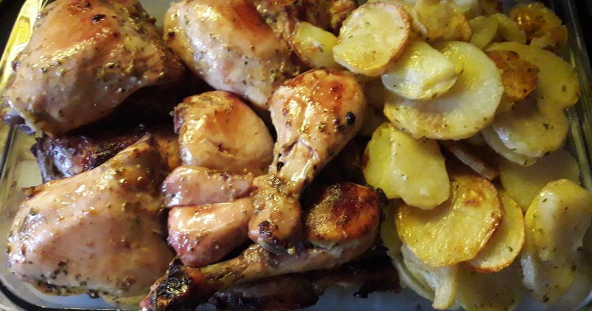 Pollo al horno con papas Receta de Linda Cristel Rodrigues Scurini- Cookpad