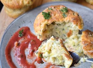 Une photo de Muffins de courgettes, ketchup de framboises