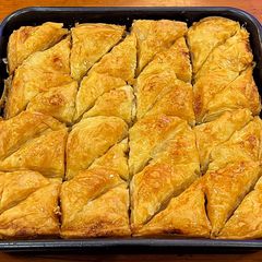 A picture of Lebanese Baklava.