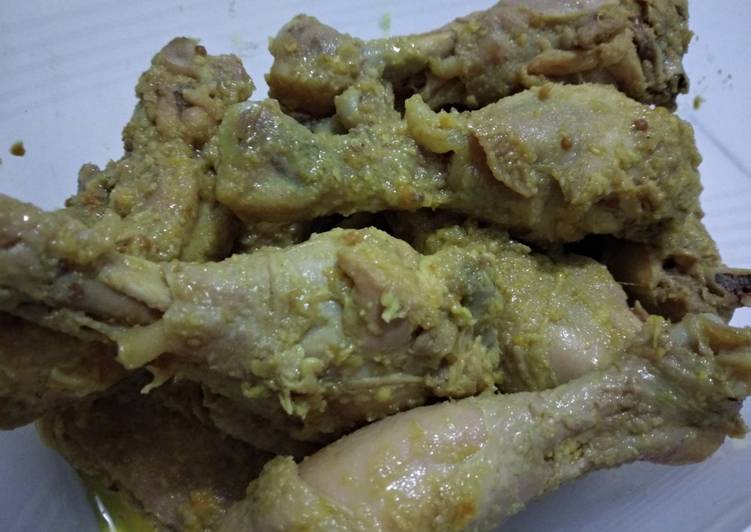 Ayam Ungkep Bumbu Kuning