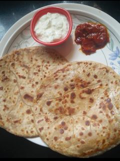 पराठे (Parathe recipe in hindi) रेसिपी मुख्य फोटो