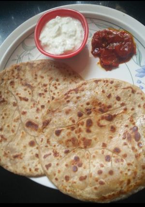 पराठे (Parathe recipe in hindi) रेसिपी मुख्य फोटो
