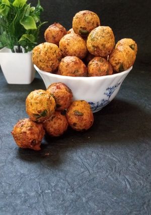 मेथी मुठीया (Methi muthiya recipe in Hindi) रेसिपी मुख्य फोटो