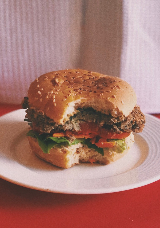 Una foto de Hamburguesa de LentejasVegana 🌱