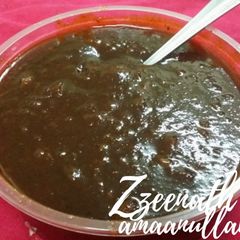 A picture of Dates and Tamarind Chutney with Jaggery.