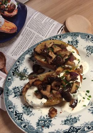 Une photo de Pommes de terre rôties au four et champignons shitaké