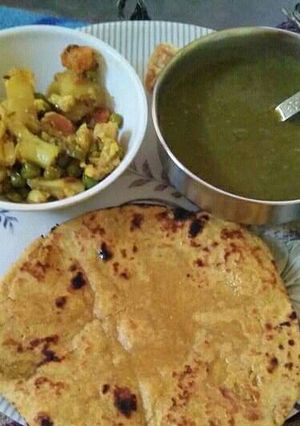 A picture of Aloo gobhi.