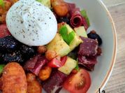 Une photo de thym salade