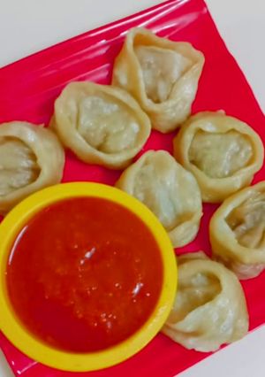 स्ट्रीट स्टाइल वेज मोमोज़ (Street Style Veg momos recipe in Hindi) रेसिपी मुख्य फोटो