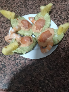 Una foto de Aguacates rellenos de Marisco