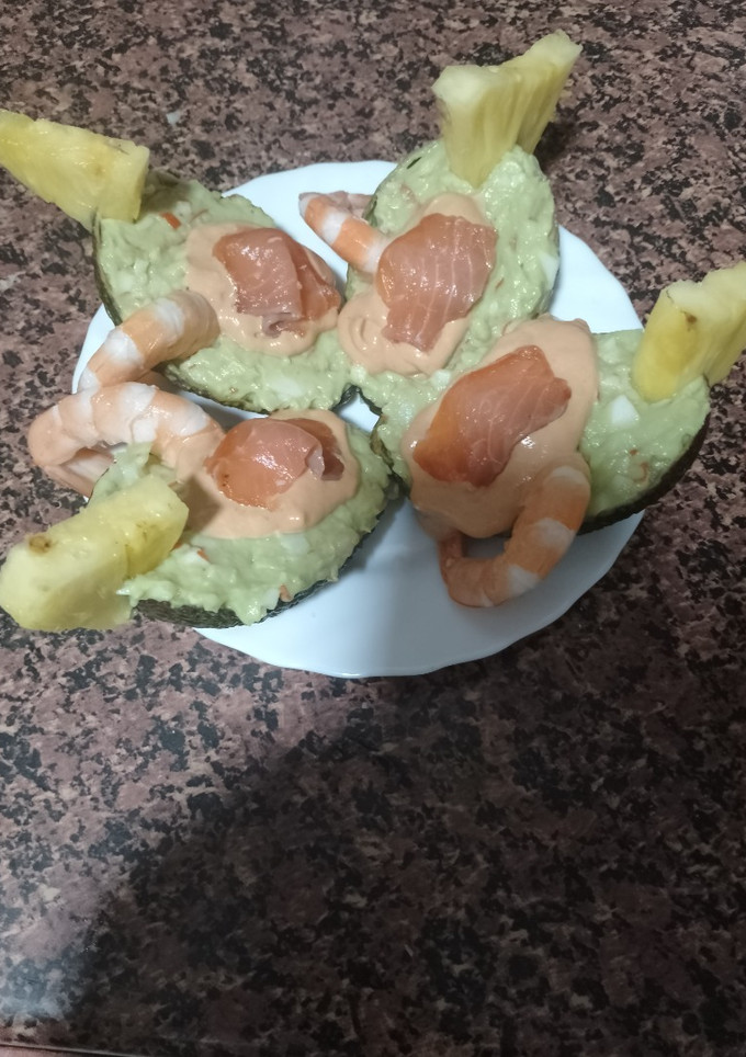 Una foto de Aguacates rellenos de Marisco
