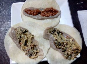 Una foto de Tacos de arrieros de harina  a dos guisos entequilados  las Correa