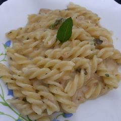 A picture of Cheesy Pasta.
