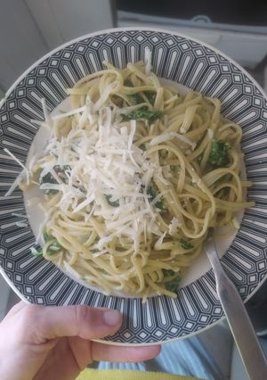 Una foto de Tallarines con pesto de rúcula