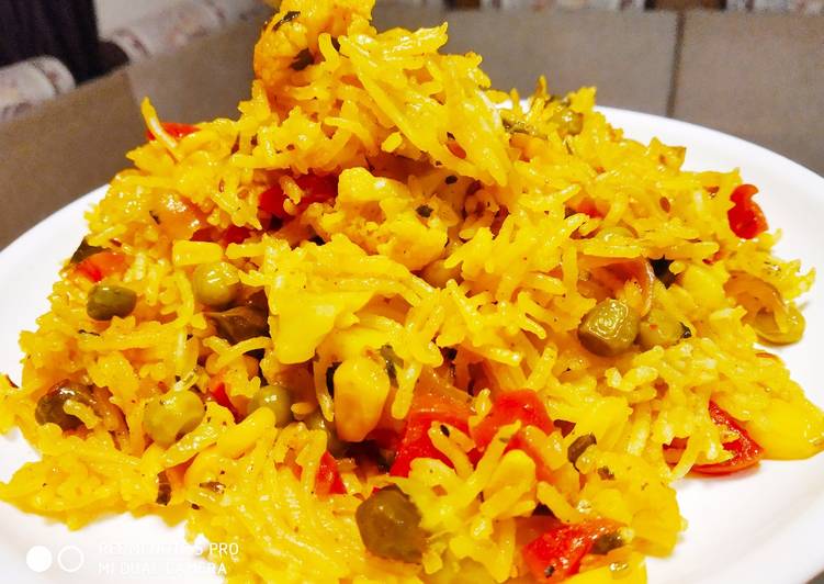 Recipe of Quick Maggi masala khichdi