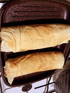 A picture of Beef and sausage Shawarma.