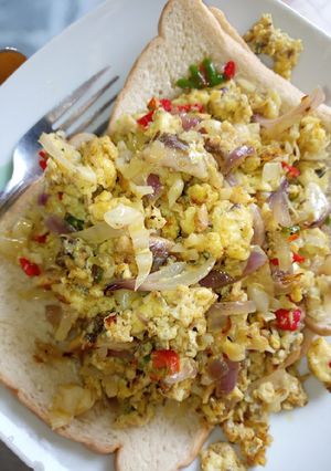 A picture of Cabbage incorporated fried egg.